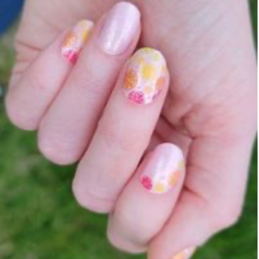 Color Street Nail Strips ~ Main Squeeze